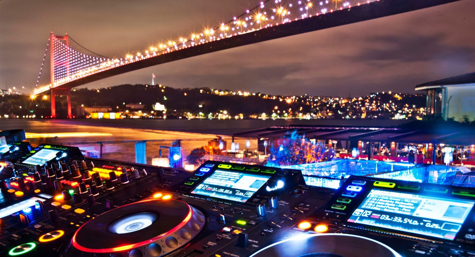 exclusive-yacht-charter-in-istanbul