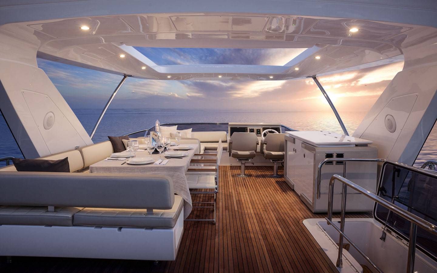 motor yacht 2